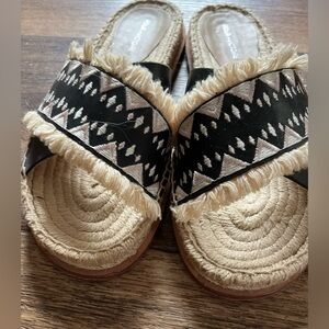 Pour La Victoire Women's Pikko Espadrille Sandal, Excellent condition